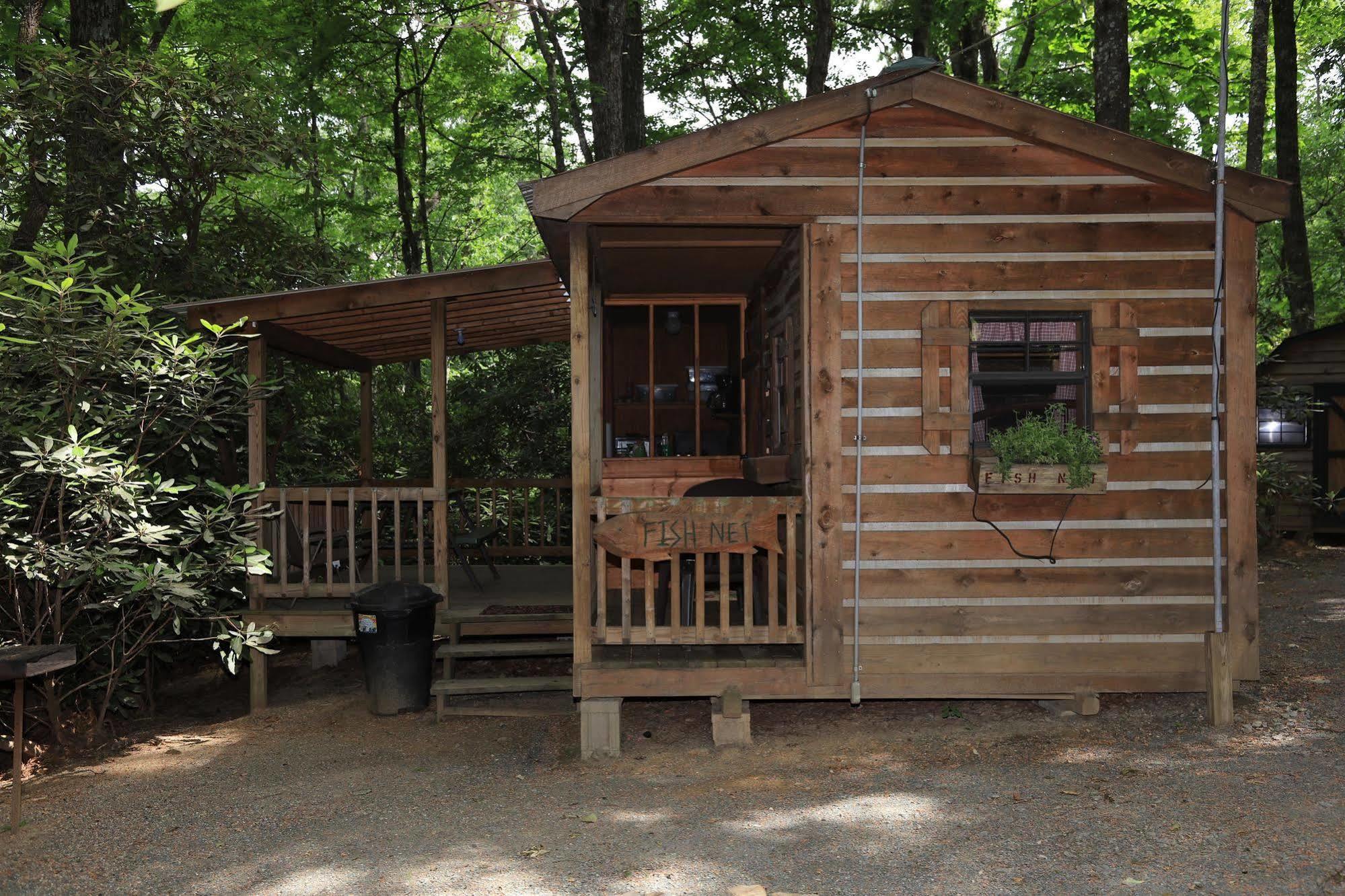 Linville Falls Campground, Rv Park, And Cabins Екстериор снимка