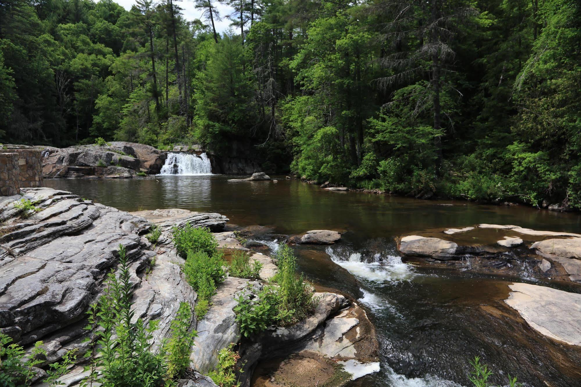 Linville Falls Campground, Rv Park, And Cabins Екстериор снимка