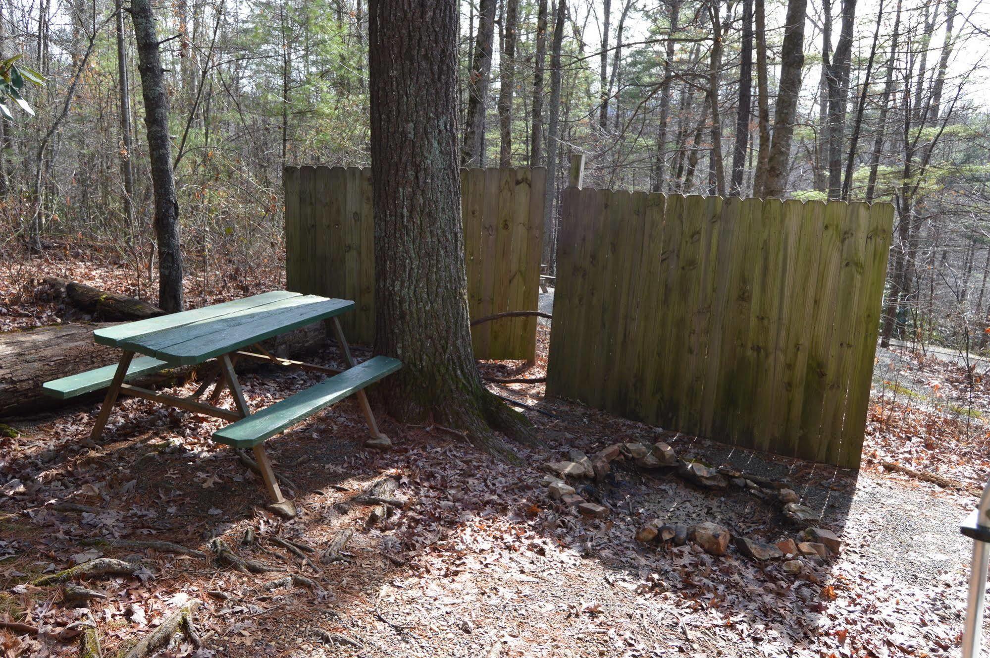 Linville Falls Campground, Rv Park, And Cabins Екстериор снимка