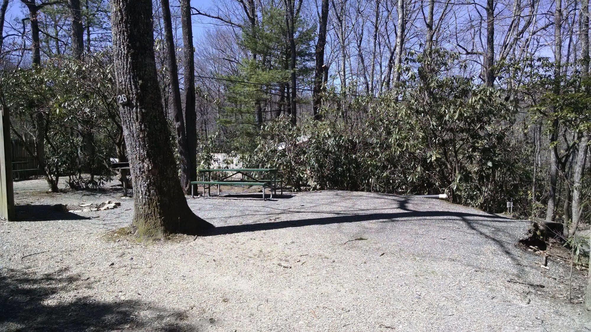 Linville Falls Campground, Rv Park, And Cabins Екстериор снимка