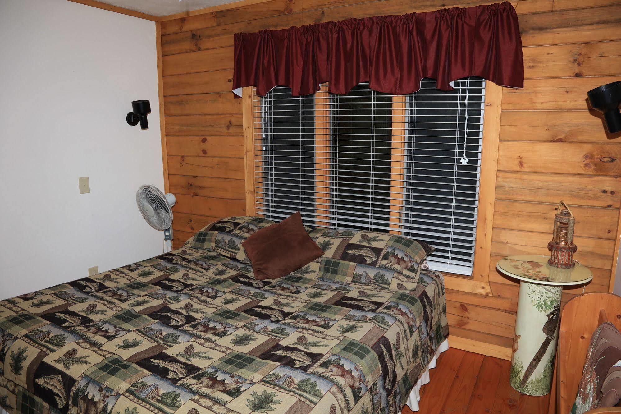 Linville Falls Campground, Rv Park, And Cabins Екстериор снимка